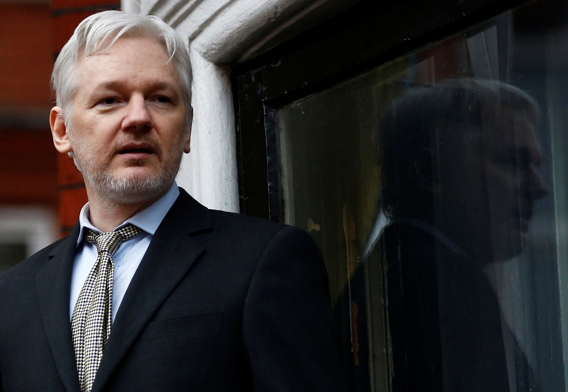 Ecuador moves Assange questioning to November