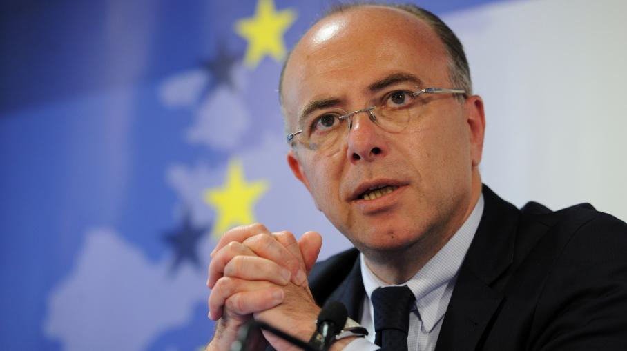 France's Hollande names Cazeneuve PM as Valls prepares election bid