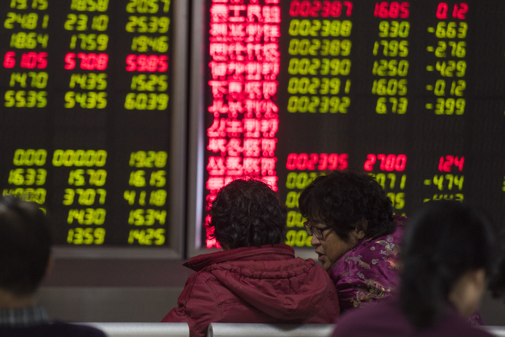 Yen surges, oil dips with eyes on central banks Yen surges, oil dips with eyes on central banks