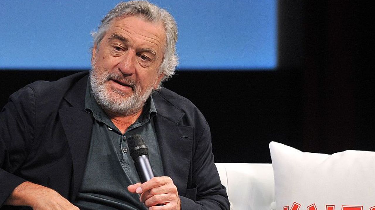 Donald Trump is 'totally nuts,' says Robert de Niro Donald Trump is 'totally nuts,' says Robert de Niro