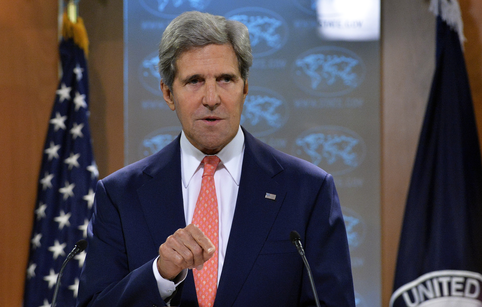 Kerry presses on with Russian talks on Syria despite Aleppo setbacks