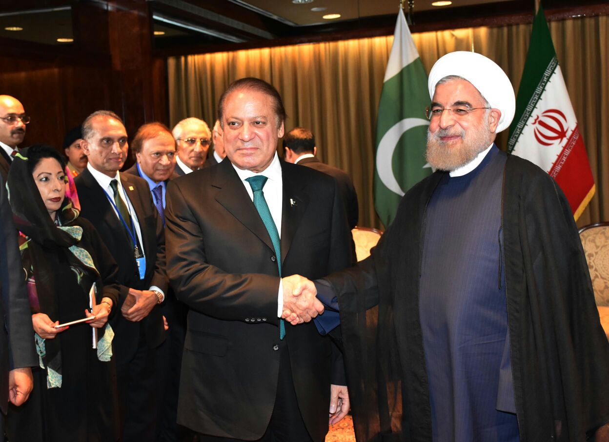 President: Iran-Pakistan economic links should be further consolidated