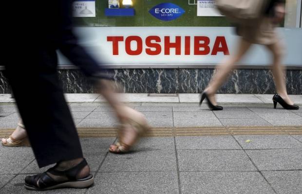 As nuclear loss grows, Toshiba needs chip investors, soon