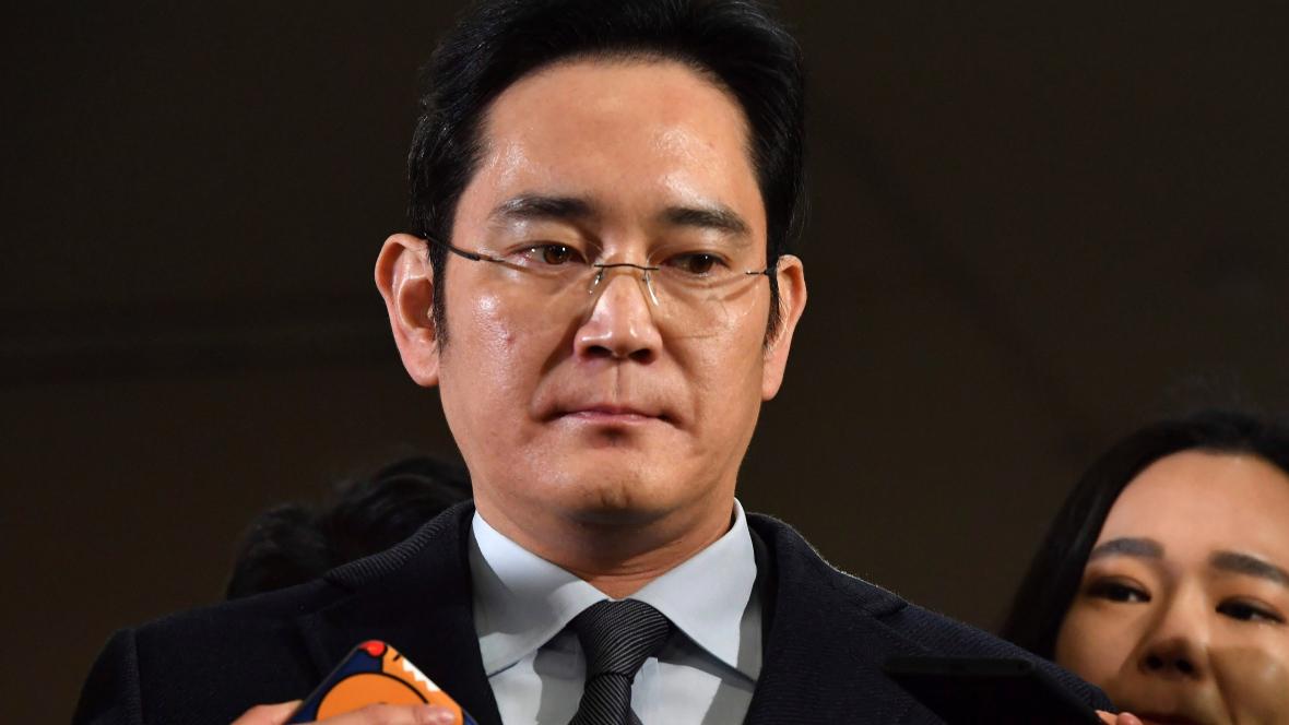 Samsung Scion Follows Father's Path in Scandal Not Just Business