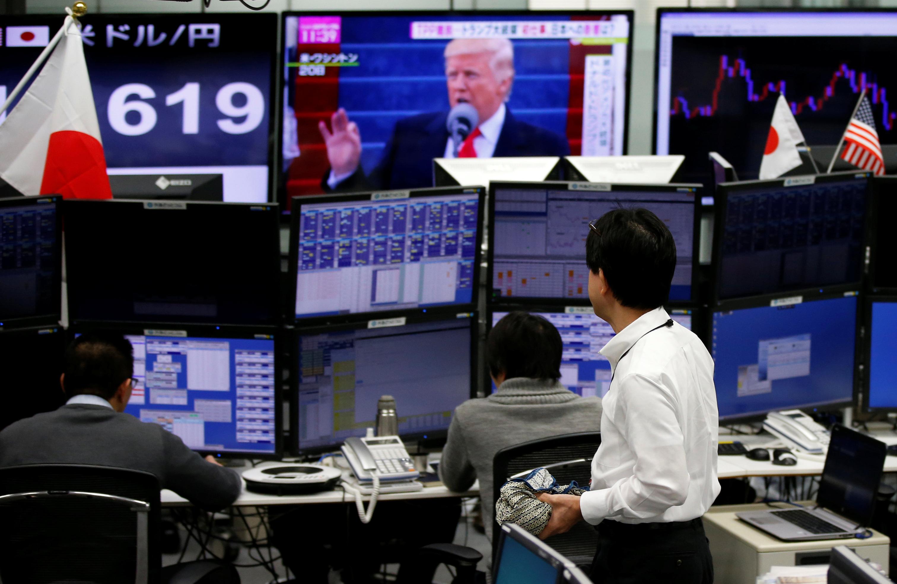 Asia Stocks Gain Amid Thin Volumes; Aussie Climbs