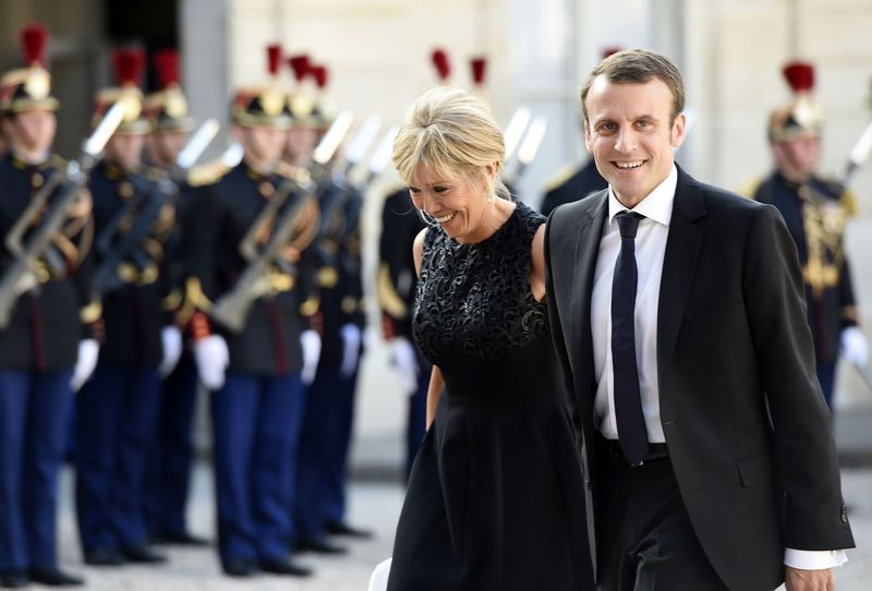 Former drama teacher seeks new role as French First Lady