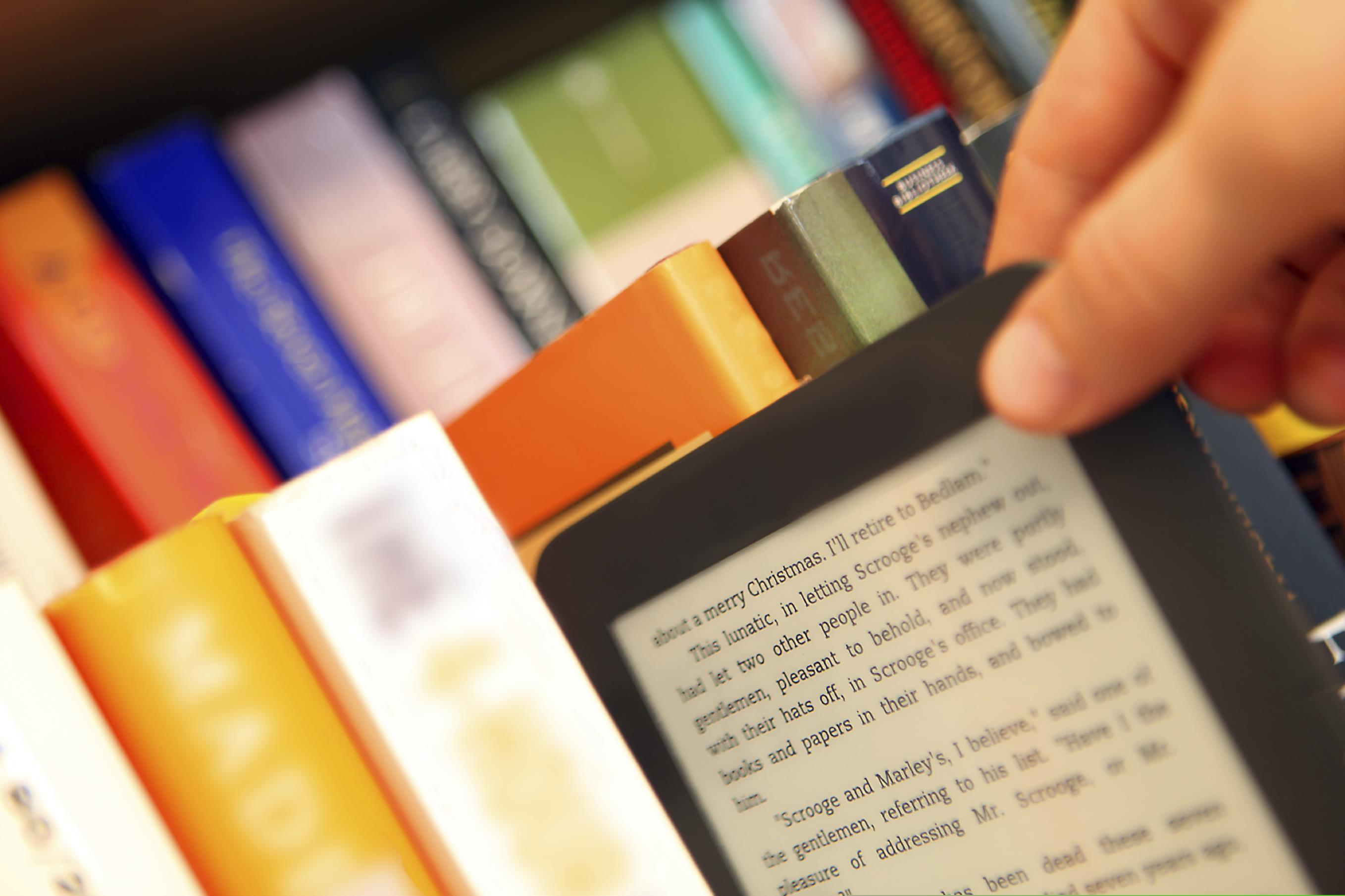 ebooks in Tehran Metro: Read as You Go