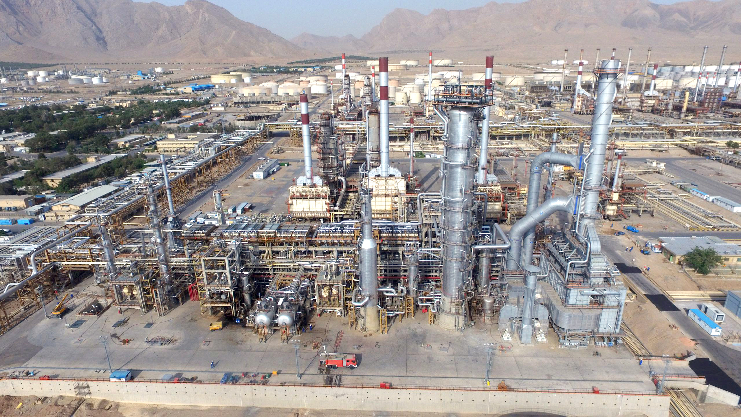 Isfahan Oil Refinery to Become Petro-Refinery Holding Company