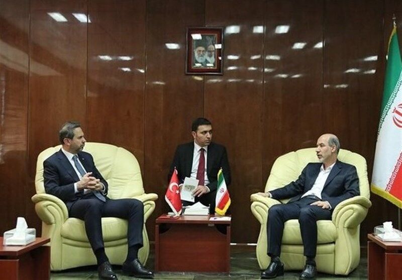 Iran, Turkey Agree on Cross-Border Electricity Trade