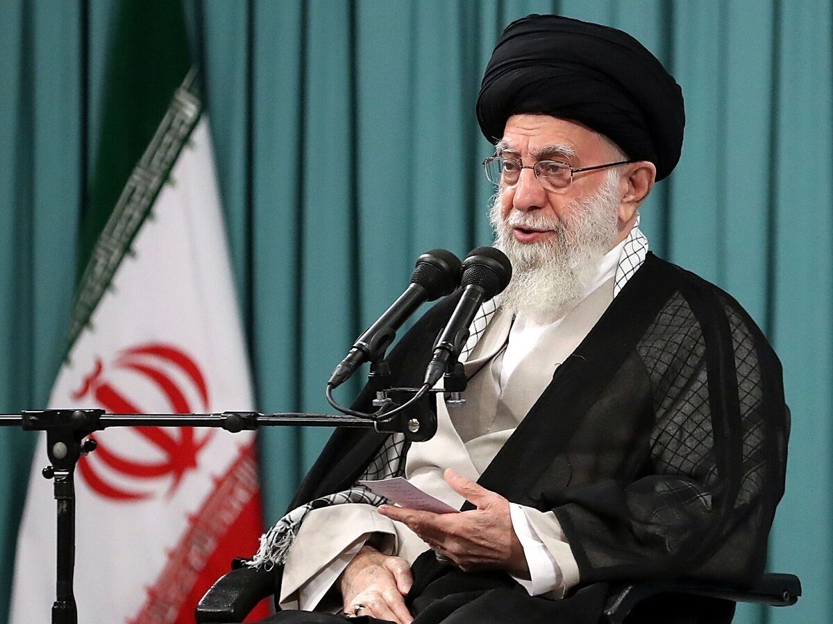 Leader Prays for President Raisi’s Health after Helicopter Crash