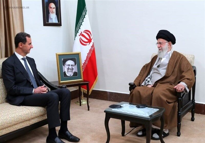 Ayatollah Khamenei Refers to Resistance as Distinguished Identity of Syria