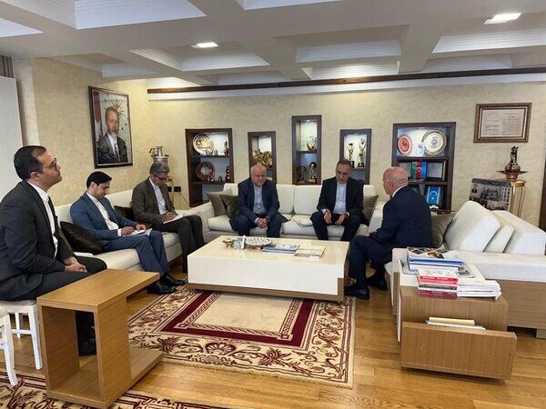 Iran amb., Turkey's Erzurum explore avenues to boost trade