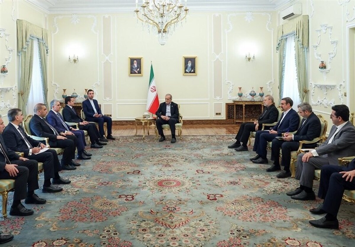 Pezeshkian Urges Completion of Iran-Iraq Railroad Pezeshkian Urges Completion of Iran-Iraq Railroad