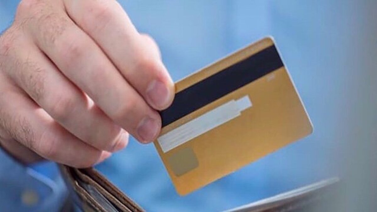 Iran starts issuing rial debit cards for tourists Iran starts issuing rial debit cards for tourists