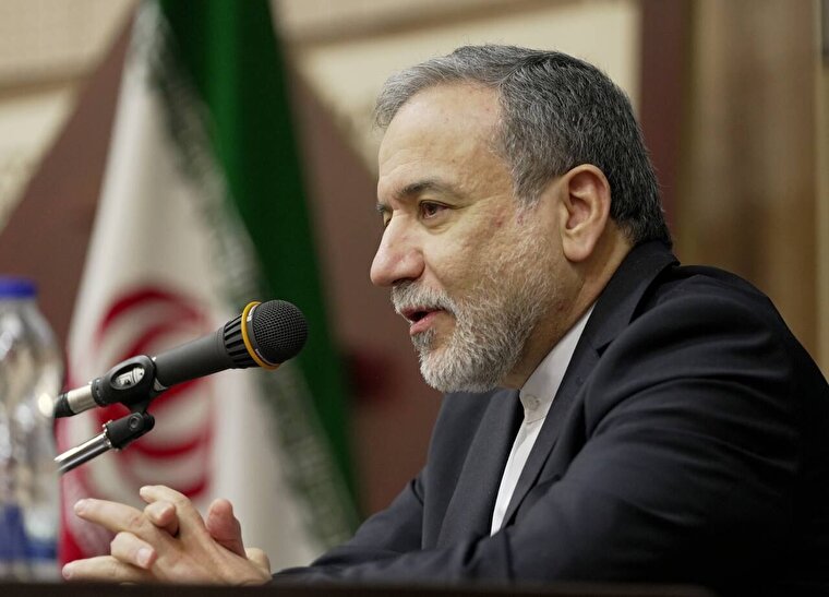 Iran’s economy must not wait for sanctions relief: FM Araghchi
