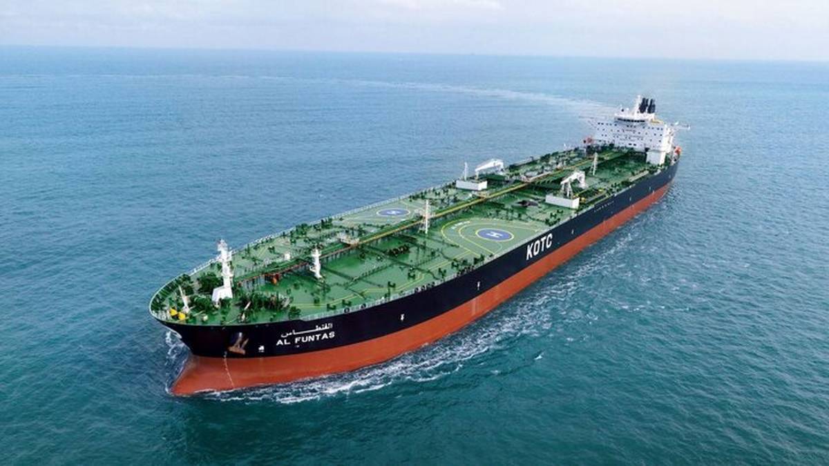 US imposes new illegal sanctions on Iran's oil exports