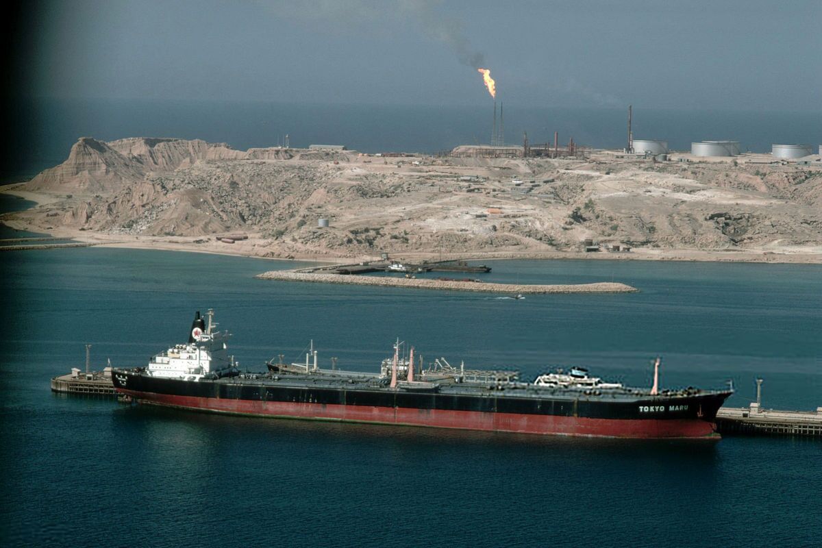 Iran breaks 10-year oil export record in one month: Oil min.