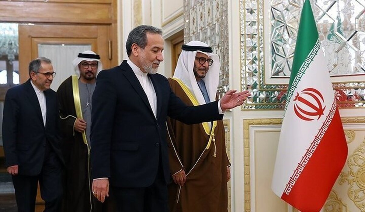 Emirati delegation hands over Trump's letter to Iran FM