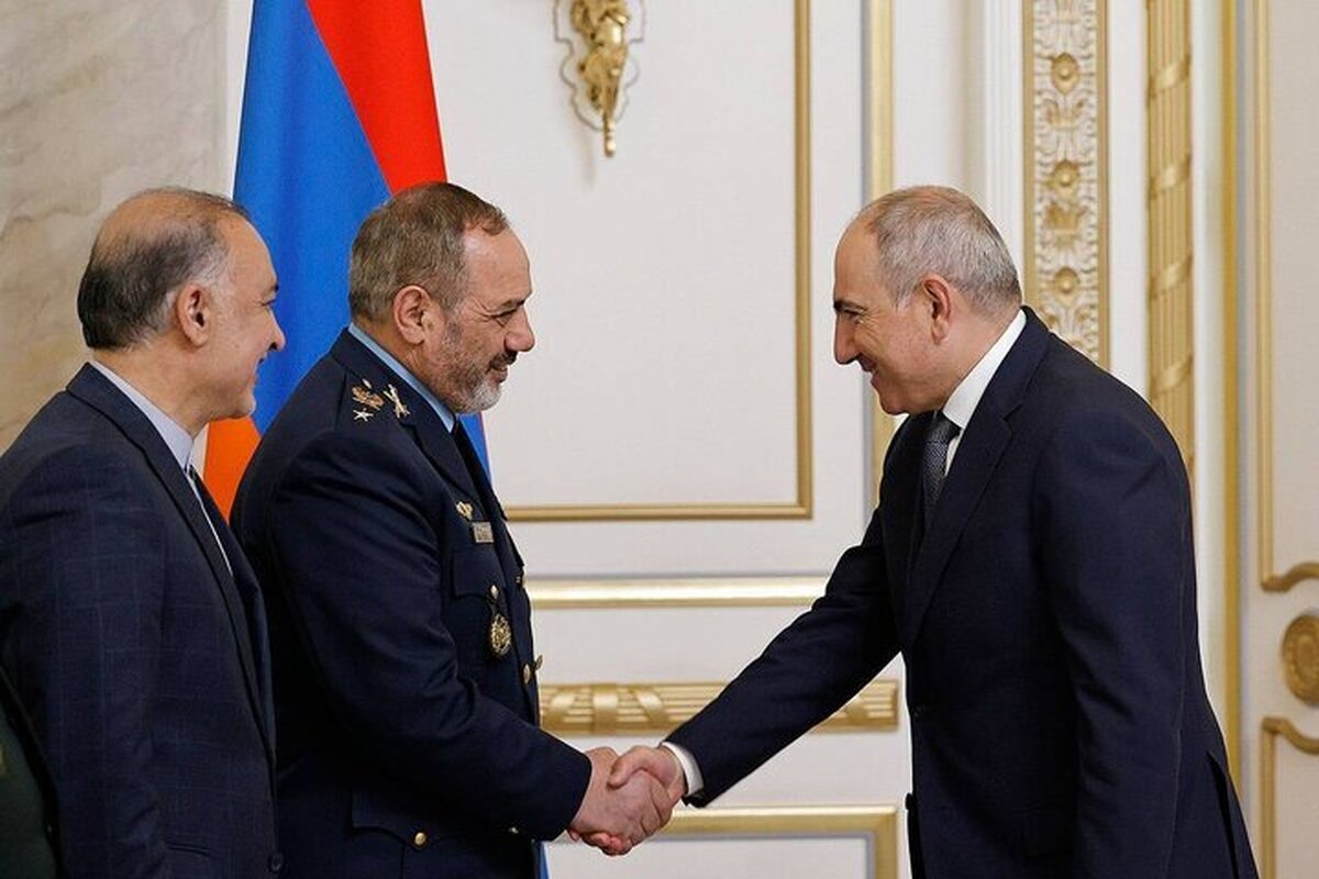 Armenia PM, Iran defense minister discuss regional security Armenia PM, Iran defense minister discuss regional security