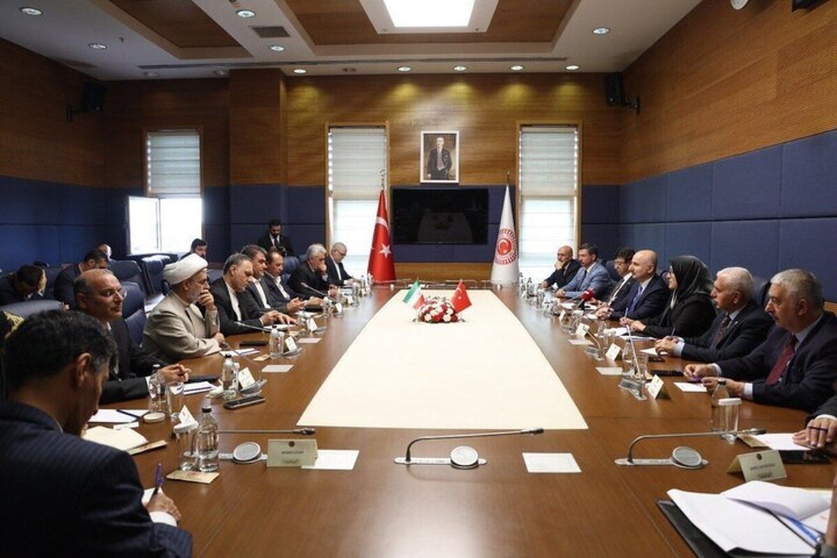 Iran resolved to develp trade ties with neighboring Turkey Iran resolved to develp trade ties with neighboring Turkey