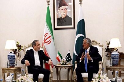 Iran, Pakistan FMs reaffirm commitment to regional peace