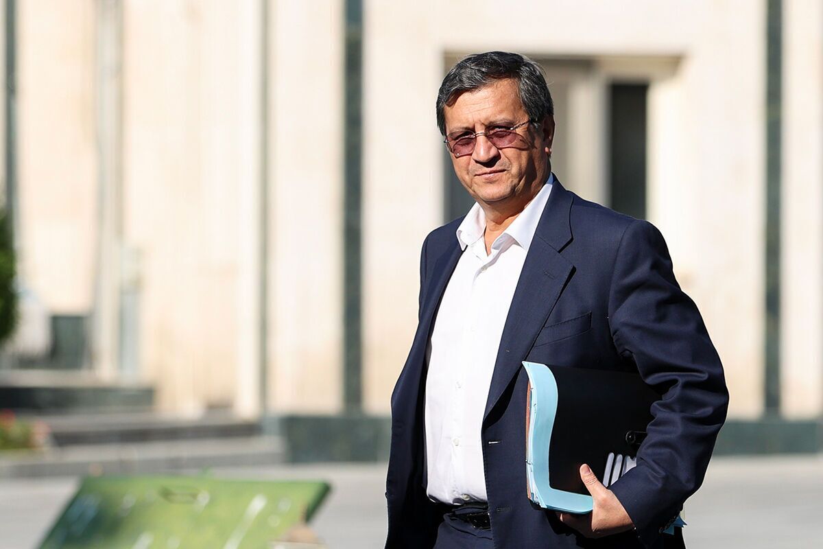 Governor of Central Bank of Iran departs for Moscow
