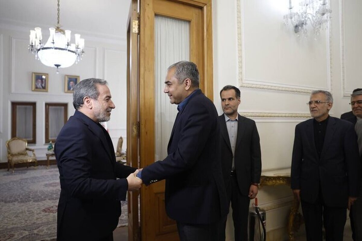 Pakistan’s interior minister meets Araghchi in Tehran to review Islamabad memorandum