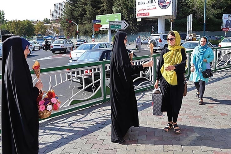 ماجرای دستگیری شبکهای از مردان زن نما و اعترافات آنها + فیلم ماجرای دستگیری شبکهای از مردان زن نما و اعترافات آنها + فیلم