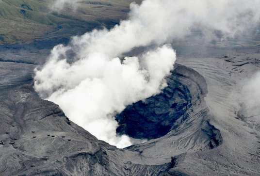 تمام آنچه که در کاسه آتشفشان دماوند می توان دید + فیلم