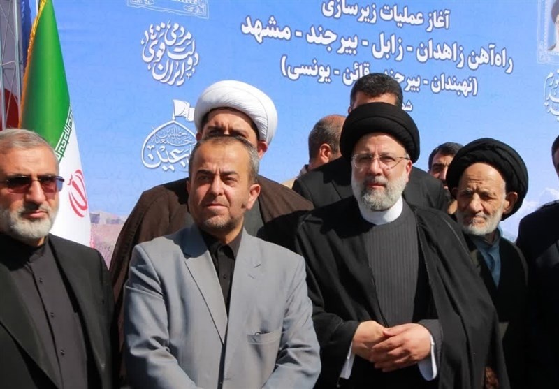 آغاز عملیات خط راهآهن مشهد ـ بیرجند ـ زاهدان با حضور رییس جمهور آغاز عملیات خط راهآهن مشهد ـ بیرجند ـ زاهدان با حضور رییس جمهور