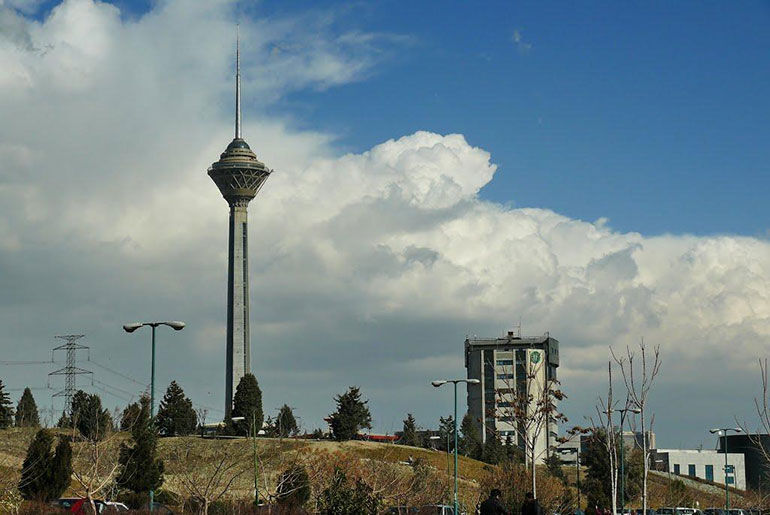 برج میلاد در حال محو شدن! + عکس