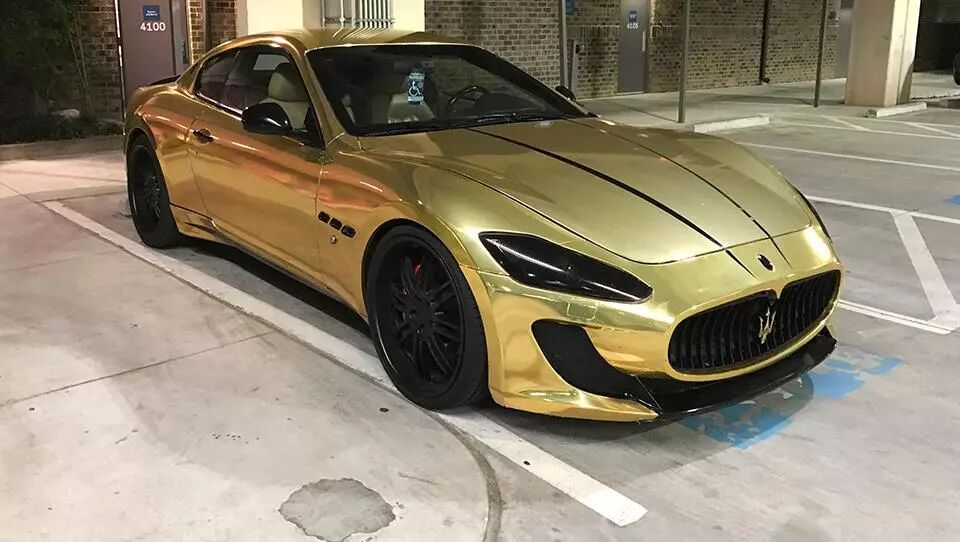 مازراتی طلایی ۲۵ میلیاردی در کف خیابان‌های تهران + فیلم