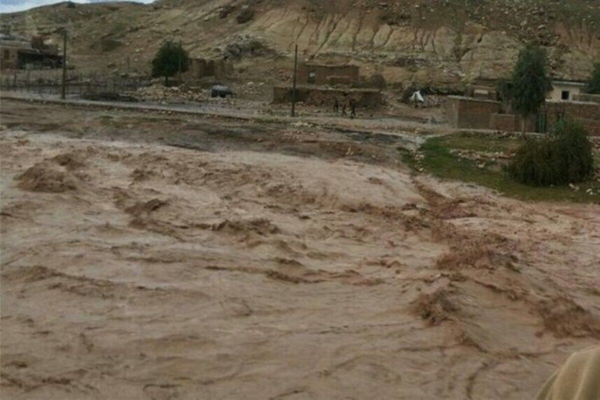 سیلاب مسیر راه‌آهن زاهدان - میرجاوه را بست