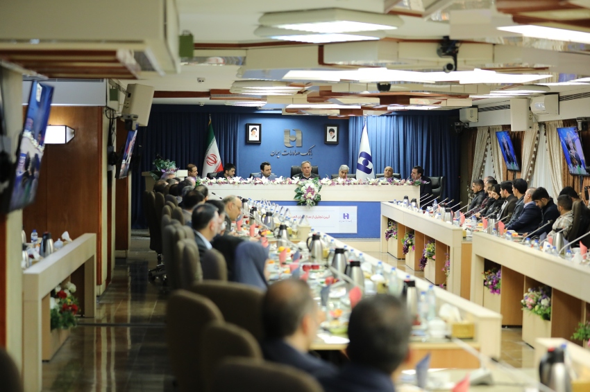 تجلیل از قهرمانان و مدال‌آوران المپیک ۲۰۲۴ توسط بانک صادرات ایران/ سیفی: نگاه بانک صادرات ایران به ورزش قهرمانی، سرمایه‌گذاری برای نسل آینده است