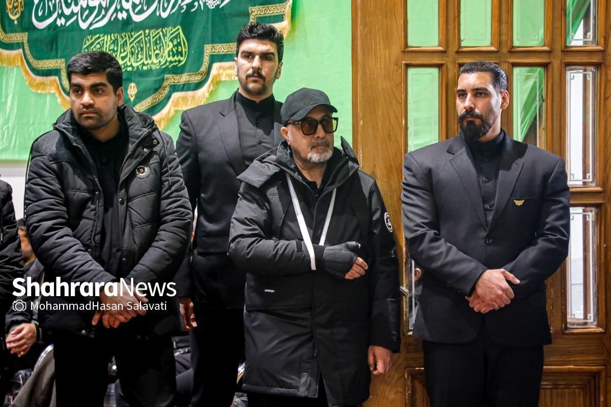 رضا عطاران و بادیگاردهایش در مراسم ختم + عکس
