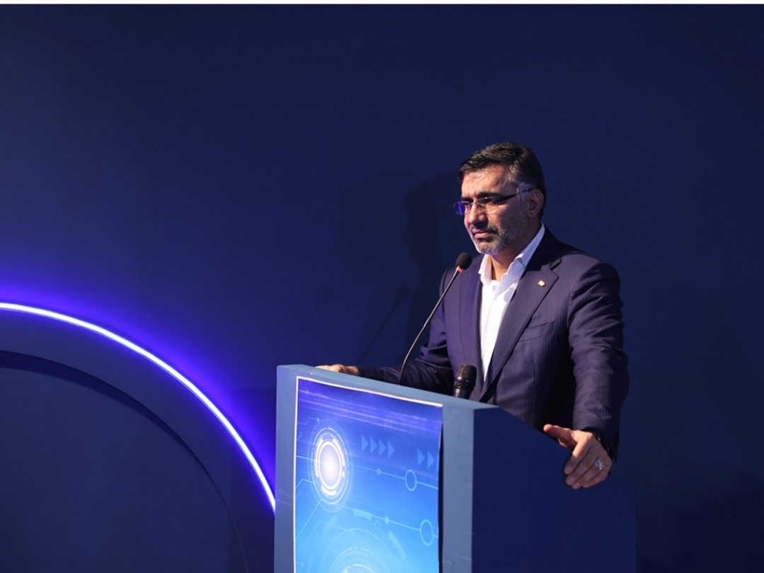 ایرانسل و مخابرات ایران تفاهم‌نامه همکاری فیبرنوری امضا کردند