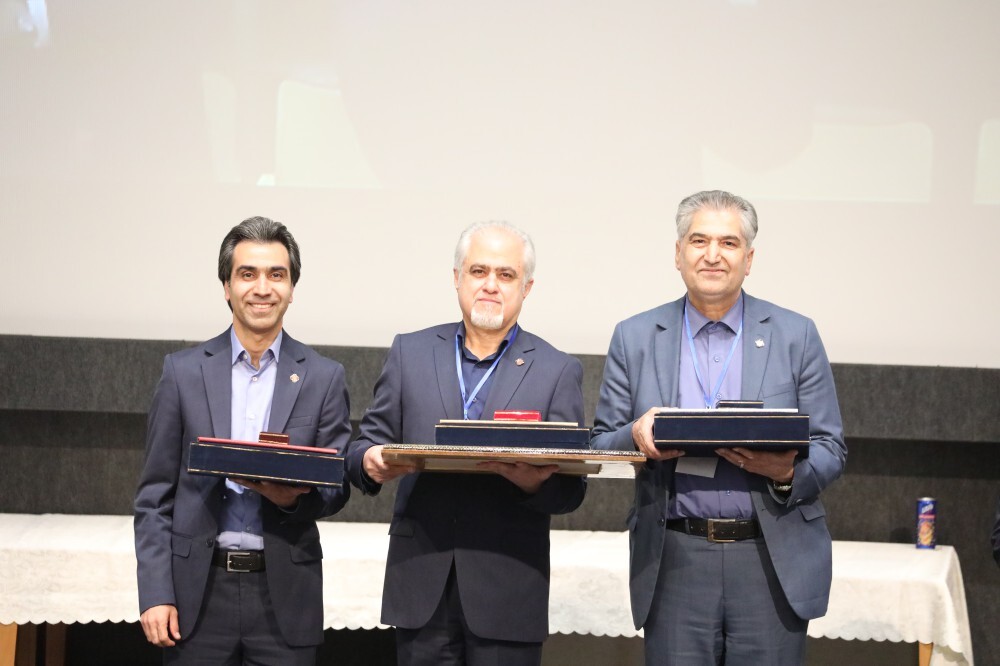 تجلیل از رؤسای برتر شعب مؤسسه اعتباری ملل در پانزدهمین گردهمایی رؤسای موفق نظام بانکی