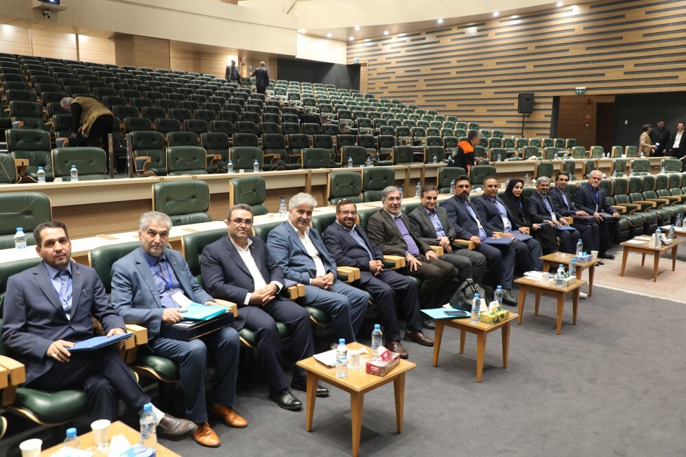 تجلیل از رؤسای برتر شعب مؤسسه اعتباری ملل در پانزدهمین گردهمایی رؤسای موفق نظام بانکی