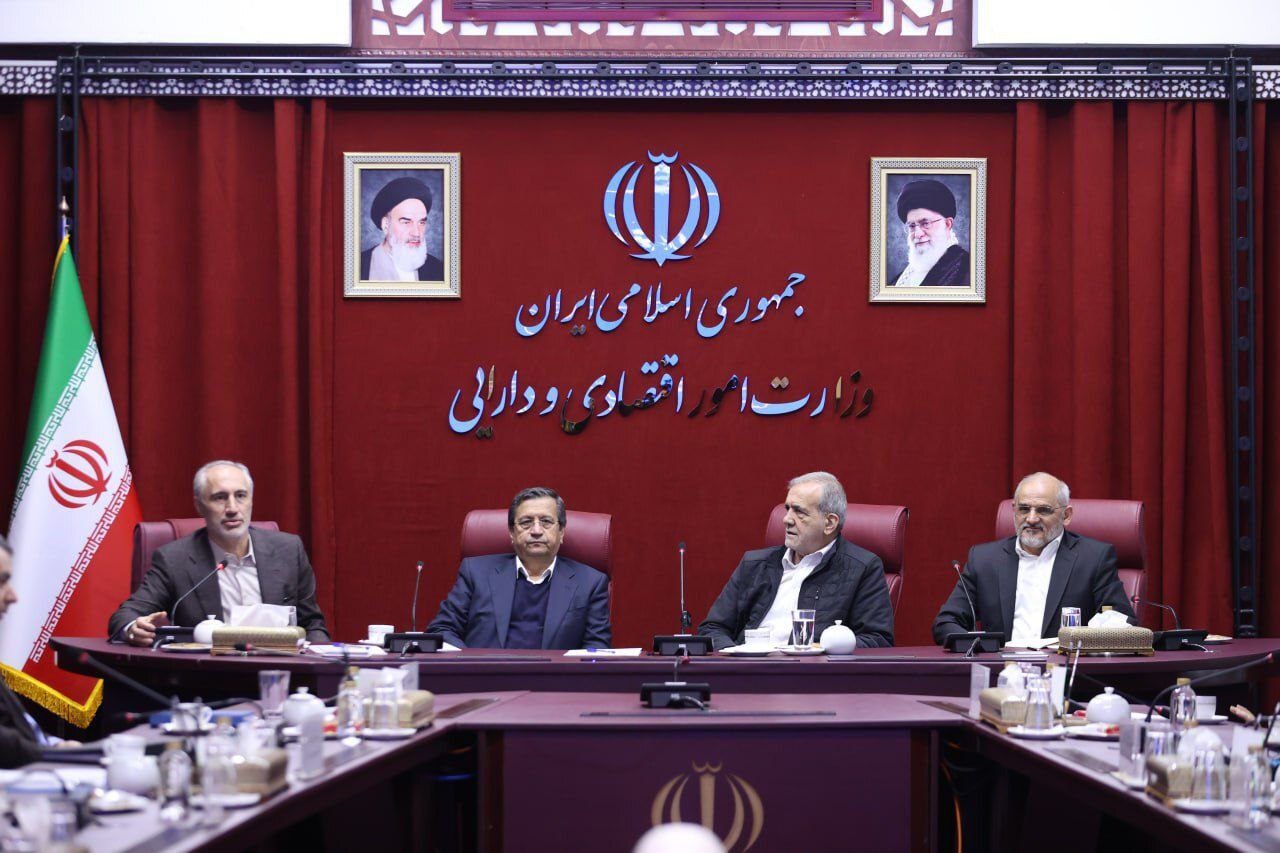 بازدید سرزده پزشکیان از وزارت اقتصاد