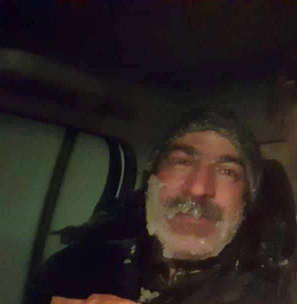 صورت یک راهدار از سرما قندیل بست! + عکس