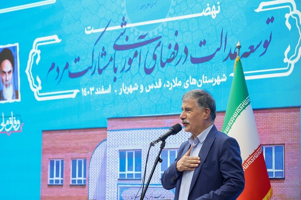 عصبانیت خیّر مدرسه‌ساز از چپ‌چپ نگاه کردن مجری صداوسیما! + فیلم