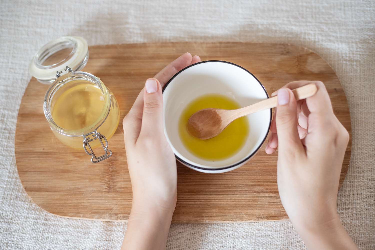 ماسک موی آبرسان با روغن زیتون
