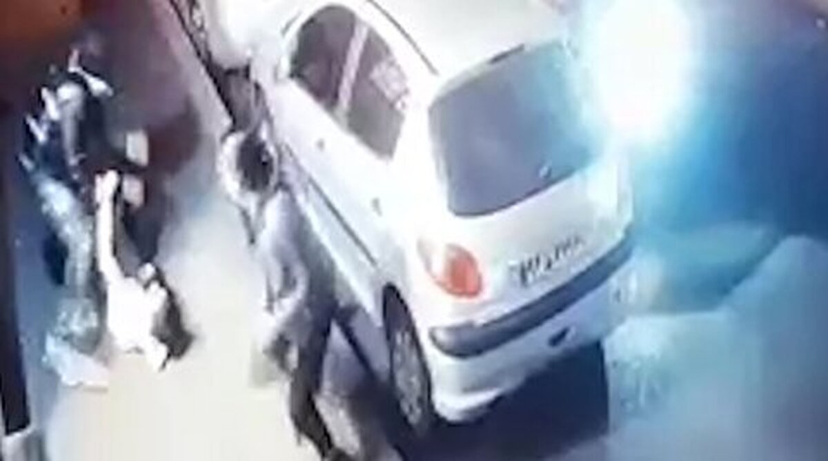 لحظات زورگیری مقابل خوابگاه دانشگاه امیرکبیر + فیلم