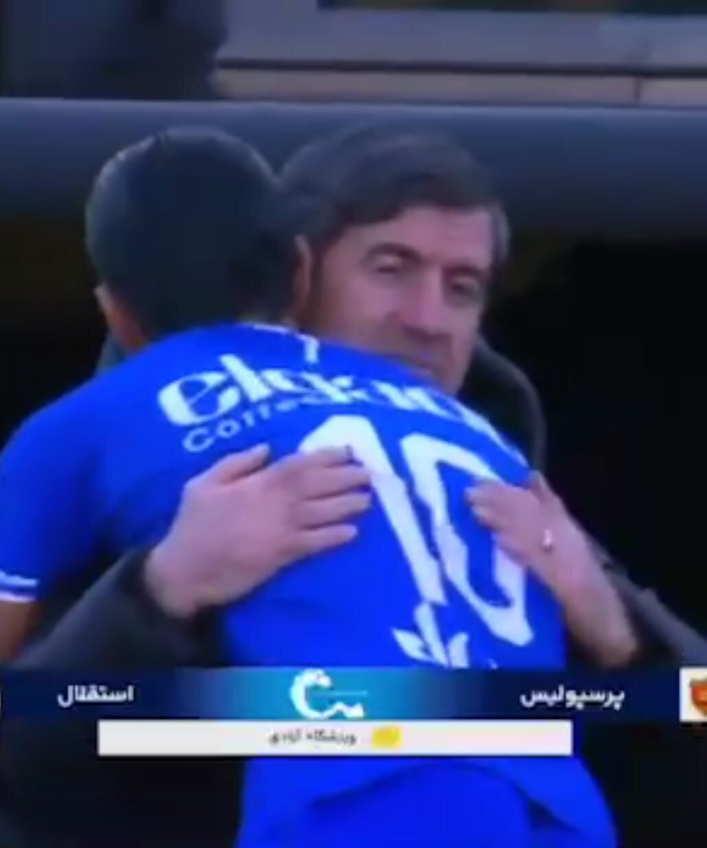 رامین رضاییان به سمت نیمکت پرسپولیس رفت + عکس