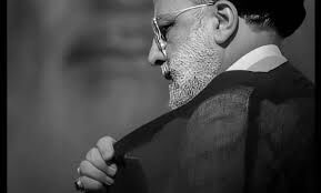لحظه ورود پیکر شهید رئیسی به فرودگاه مشهد