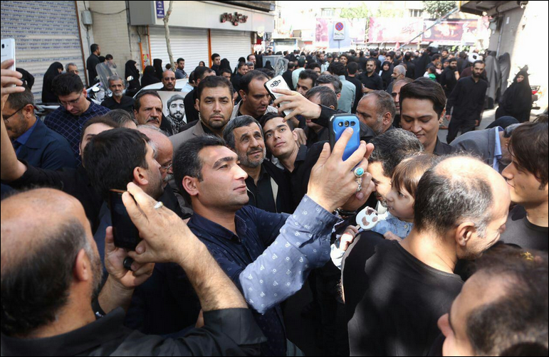 پیکر شهید امیرعبدالهیان وارد حرم سیدالکریم (ع) شد