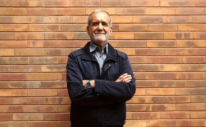 بحث پزشکیان و جلیلی درباره کیفیت لندکروز و پژو ۴۰۵! + فیلم