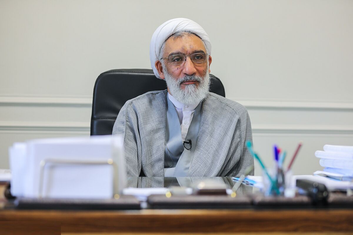 ورود مصطفی پورمحمدی به حسینه ارشاد برای رای دادن + فیلم