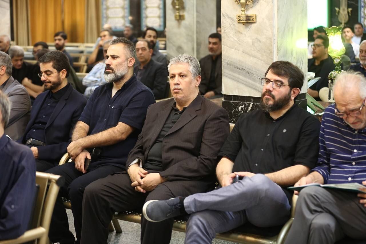 عکسی از مهدی هاشمی رفسنجانی در کنار تهیه‌کننده «گاندو»