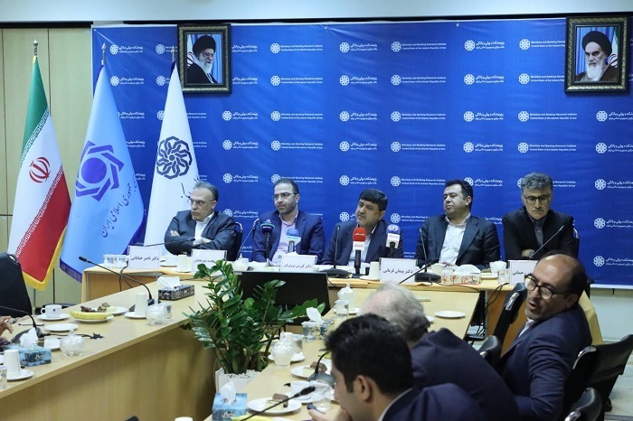 بازگشت تورم تولیدکننده به کانال ۲۰ درصدی با اثرگذاری سیاست های پولی/ تالار ارز توافقی زمینه ساز مدیریت بازار ارز
